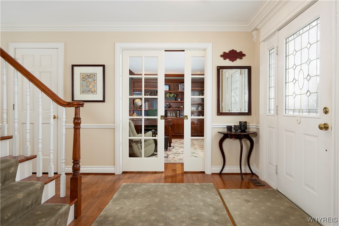 210 Fox Meadow Lane, Orchard Park, New York image 5