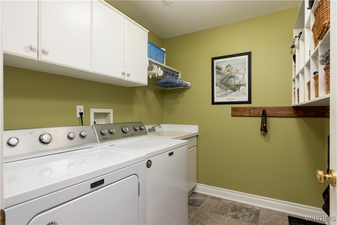 210 Fox Meadow Lane, Orchard Park, New York image 27