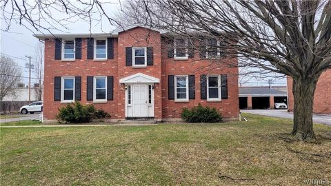 Photo of 425 UPPER Joe Mccarthy Drive, Amherst, NY 14228 (MLS # B1681919)