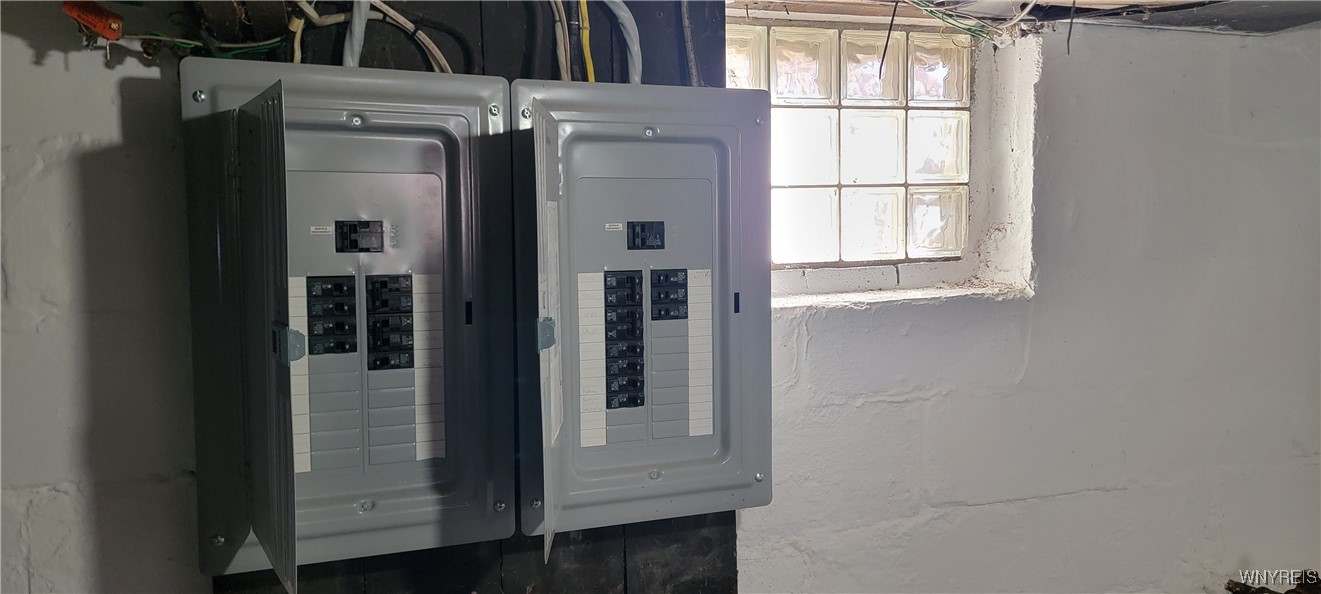 Niagara Falls, New York 14305, United States, 4 Bedrooms Bedrooms, ,2 BathroomsBathrooms,Residential,Active,86784