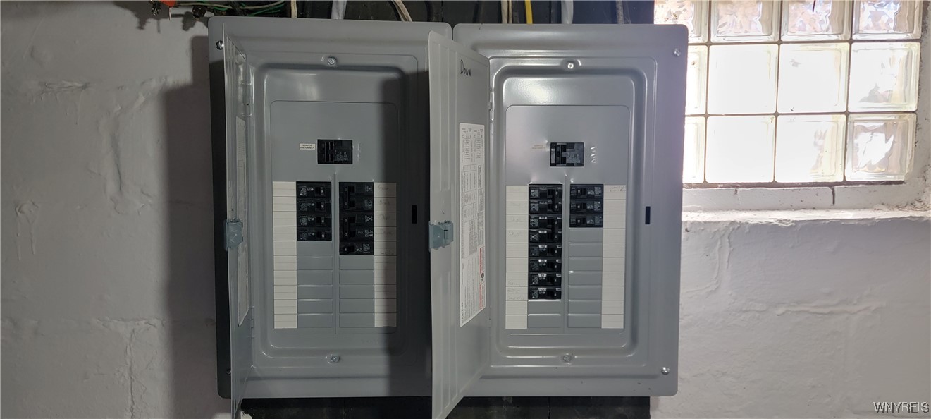 Niagara Falls, New York 14305, United States, 4 Bedrooms Bedrooms, ,2 BathroomsBathrooms,Residential,Active,86784