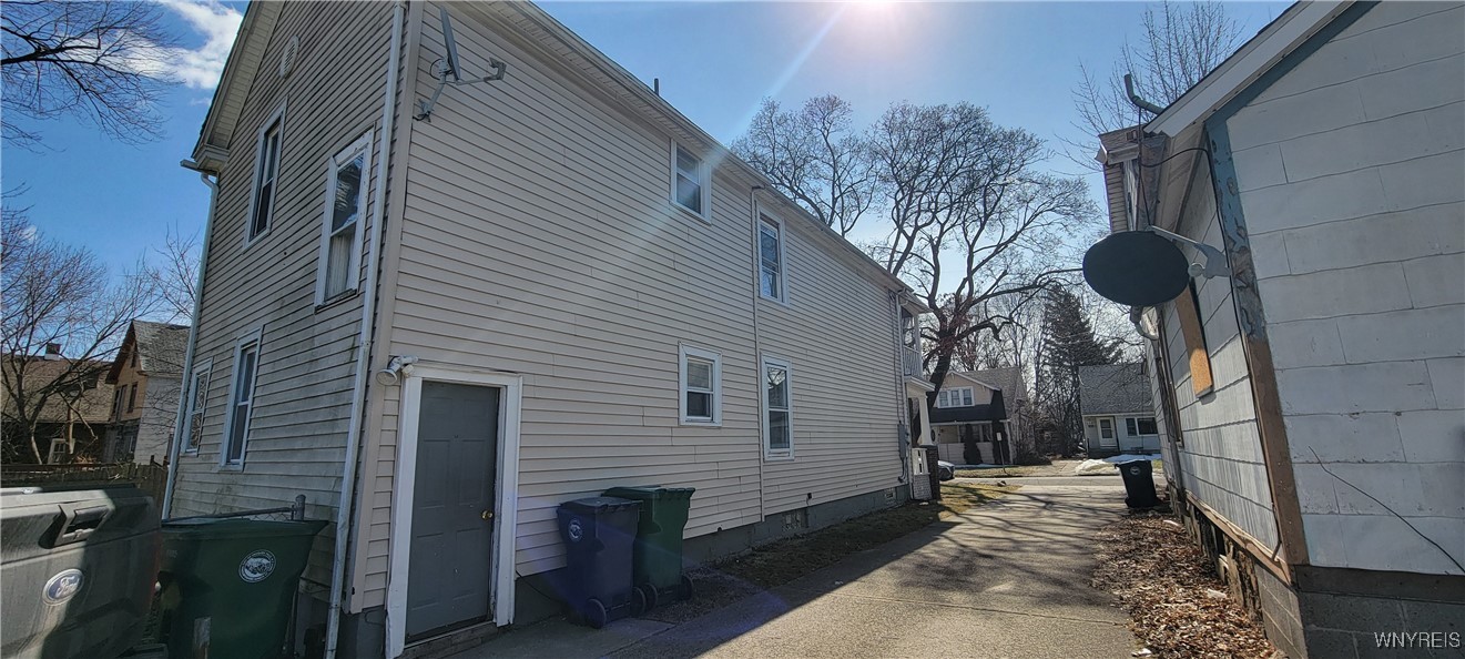 Niagara Falls, New York 14305, United States, 4 Bedrooms Bedrooms, ,2 BathroomsBathrooms,Residential,Active,86784