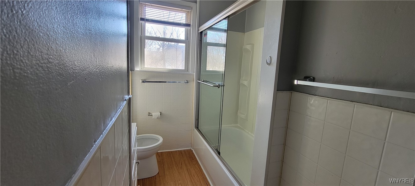 Niagara Falls, New York 14305, United States, 4 Bedrooms Bedrooms, ,2 BathroomsBathrooms,Residential,Active,86784