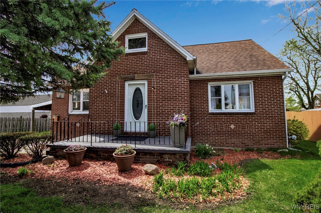 24 Meridian Street, Lancaster, New York image 1