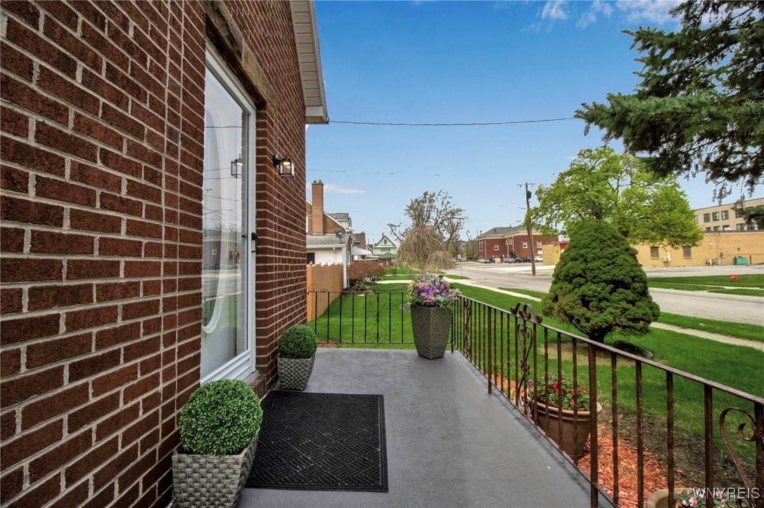 24 Meridian Street, Lancaster, New York image 2
