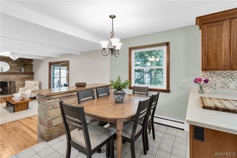 Tiny photo for 8 Forsythia Court, Orchard Park, NY 14127 (MLS # B1684459)