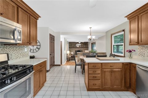 Tiny photo for 8 Forsythia Court, Orchard Park, NY 14127 (MLS # B1684459)