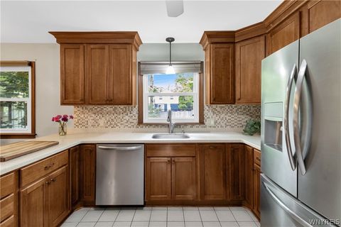 Tiny photo for 8 Forsythia Court, Orchard Park, NY 14127 (MLS # B1684459)