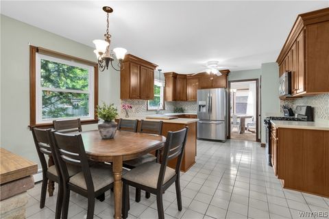 Tiny photo for 8 Forsythia Court, Orchard Park, NY 14127 (MLS # B1684459)