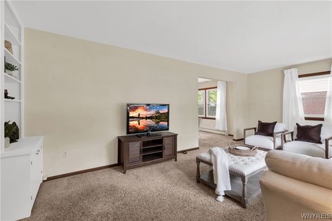 Tiny photo for 8 Forsythia Court, Orchard Park, NY 14127 (MLS # B1684459)