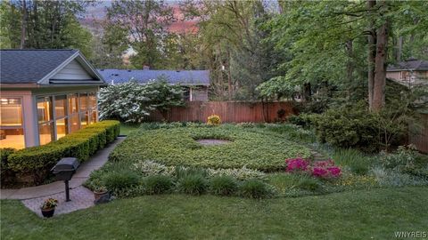 Tiny photo for 8 Forsythia Court, Orchard Park, NY 14127 (MLS # B1684459)