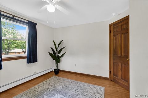 Tiny photo for 8 Forsythia Court, Orchard Park, NY 14127 (MLS # B1684459)