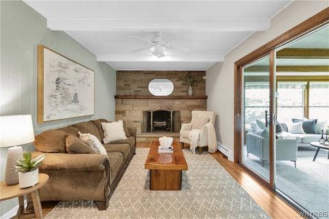Tiny photo for 8 Forsythia Court, Orchard Park, NY 14127 (MLS # B1684459)