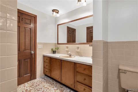 Tiny photo for 8 Forsythia Court, Orchard Park, NY 14127 (MLS # B1684459)