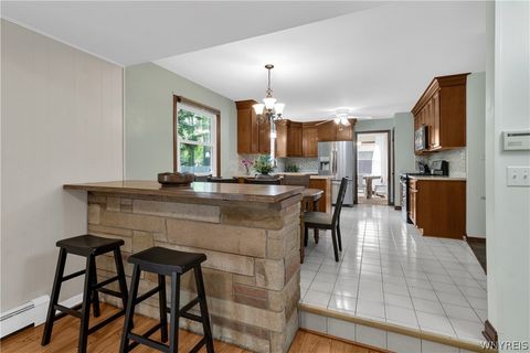 Tiny photo for 8 Forsythia Court, Orchard Park, NY 14127 (MLS # B1684459)
