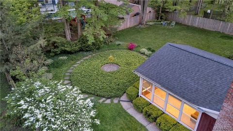 Tiny photo for 8 Forsythia Court, Orchard Park, NY 14127 (MLS # B1684459)