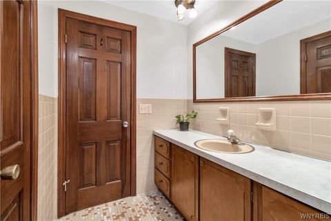 Tiny photo for 8 Forsythia Court, Orchard Park, NY 14127 (MLS # B1684459)