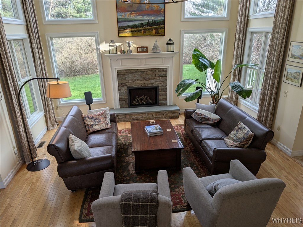 8 Chelseas Walk, Lansing, New York image 3