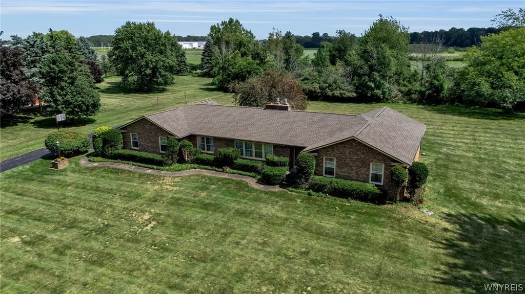 Photo of 3999 Lake Road, Murray, NY 14470 (MLS # B1707118)