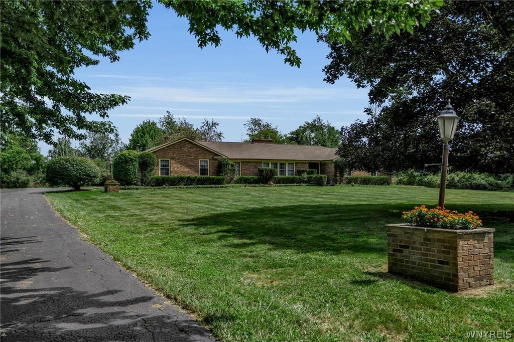 Photo of 3999 Lake Road, Murray, NY 14470 (MLS # B1707118)