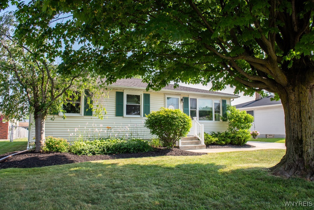 125 Della Drive