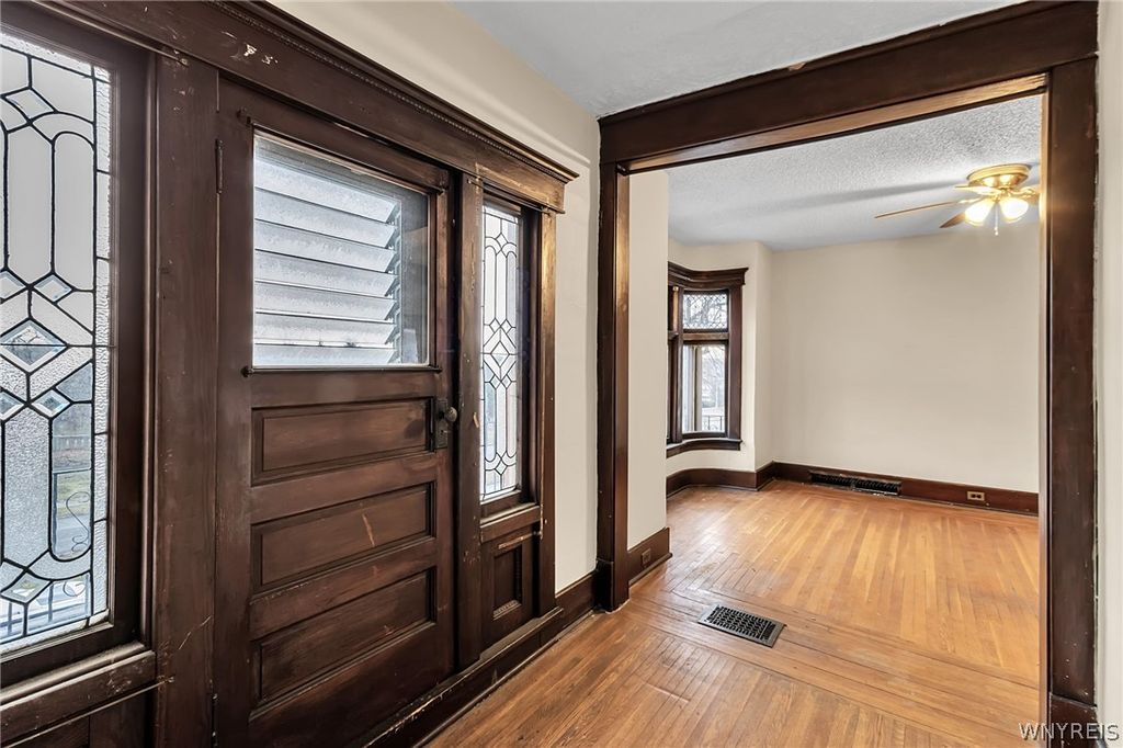 Photo of 42 Linden Park, Buffalo, NY 14208 (MLS # B1668203)