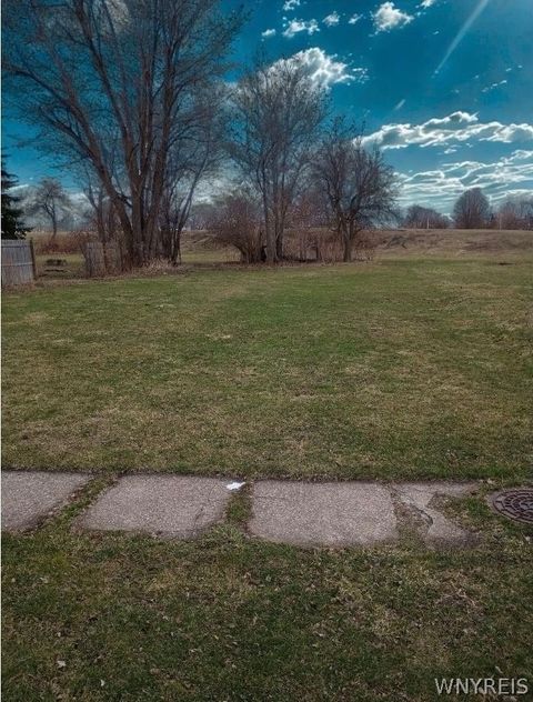 811 E Eagle Street S Buffalo NY 14210