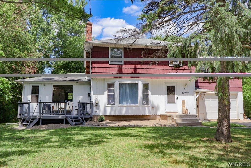 Photo of 954 N French Road, Amherst, NY 14228 (MLS # B1701531)