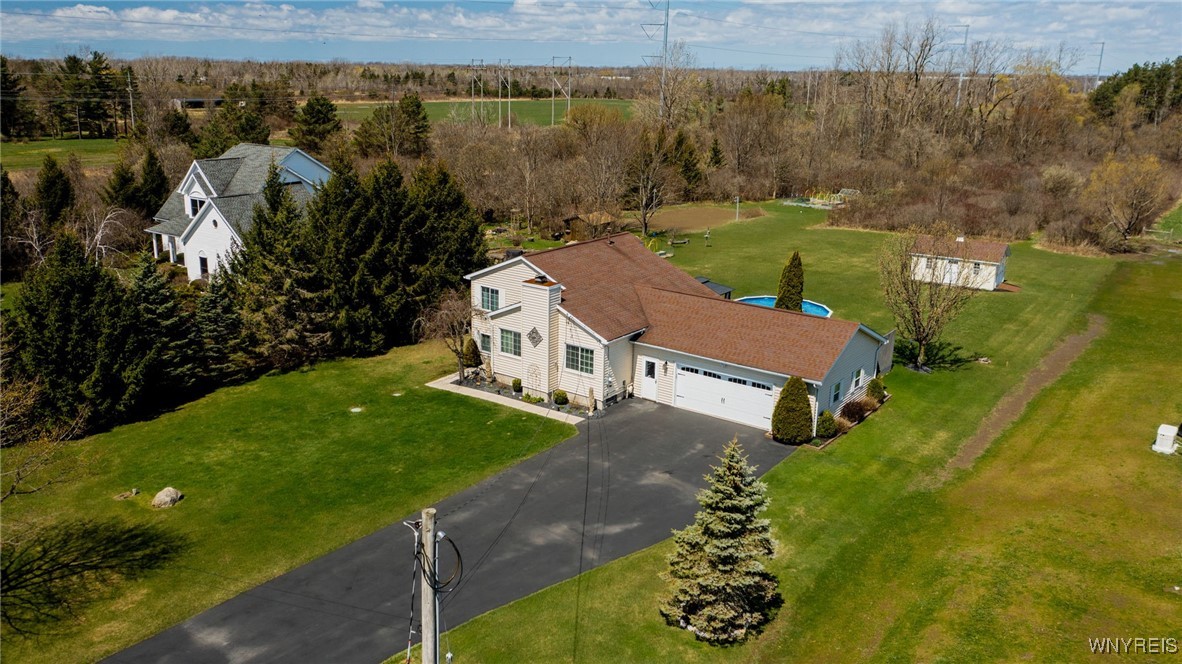 426 Westwood Road, Lancaster, New York image 2