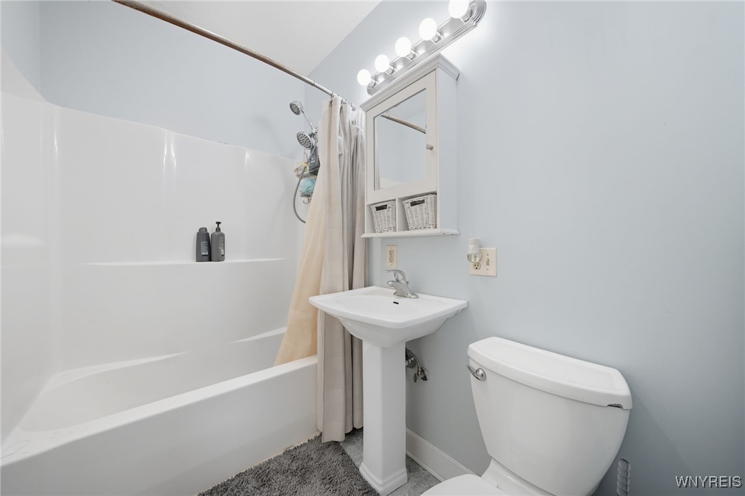 Ridgeway, New York 14103, United States, 3 Bedrooms Bedrooms, ,2 BathroomsBathrooms,Residential,Active,215547