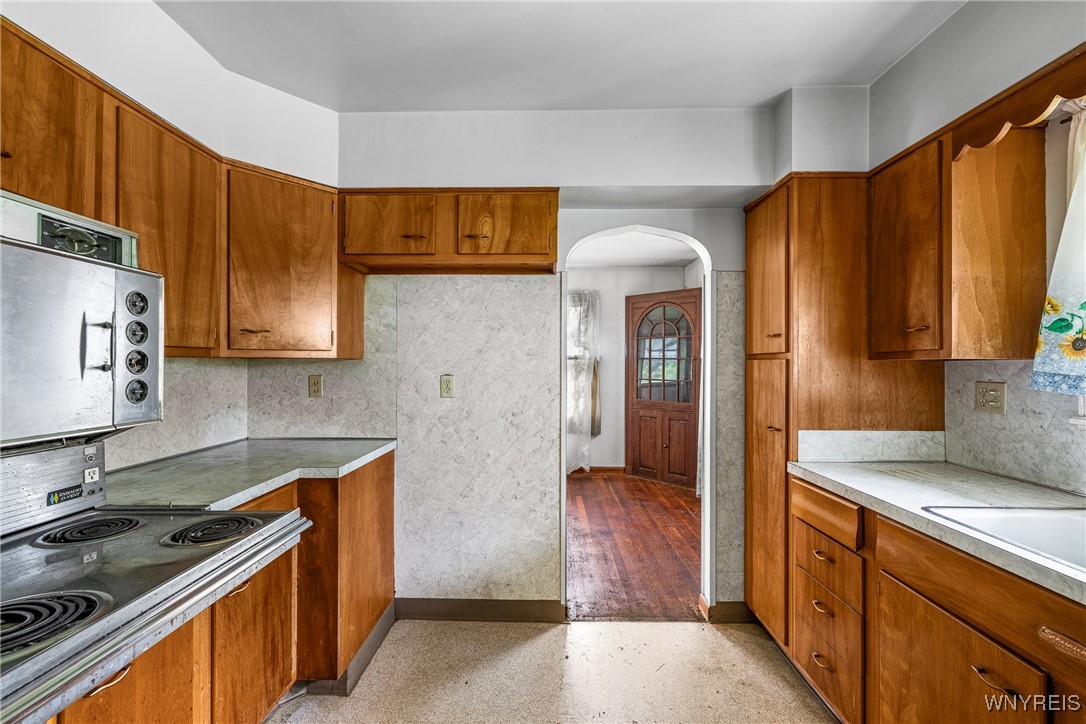 239 Delaware Avenue, Jamestown, New York image 8