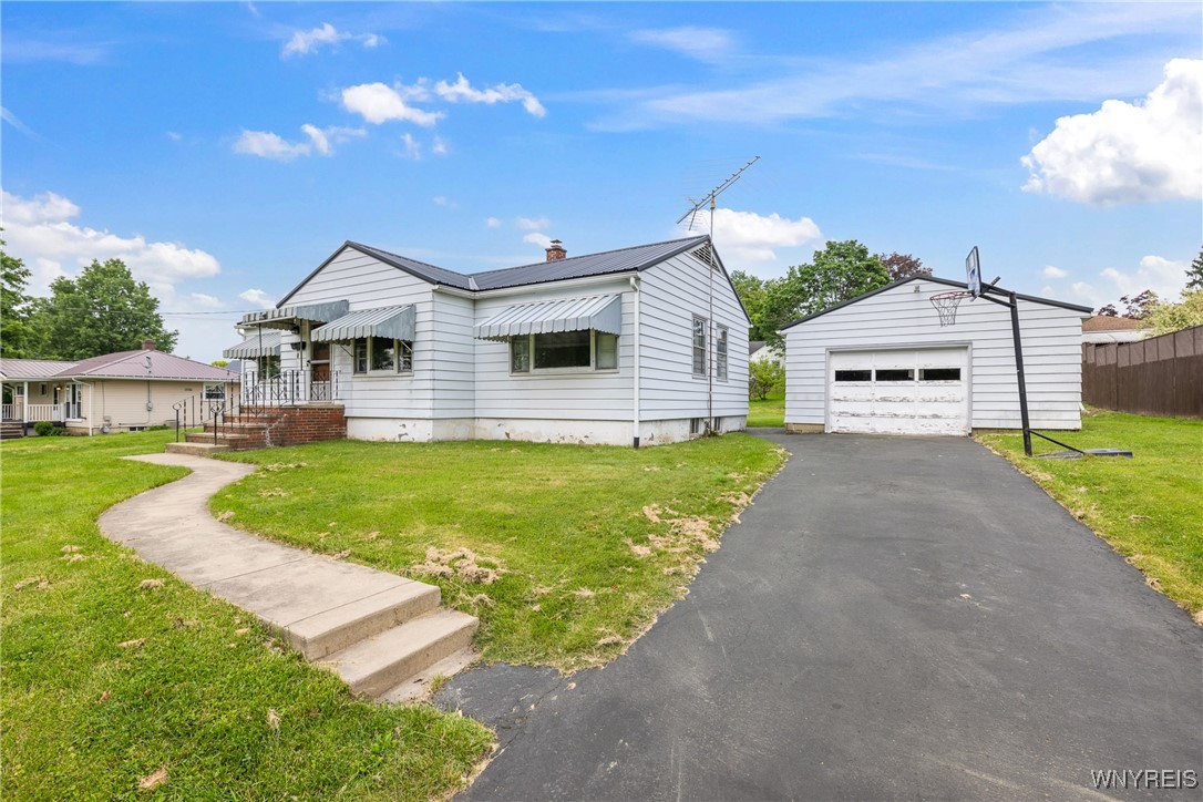 239 Delaware Avenue, Jamestown, New York image 3
