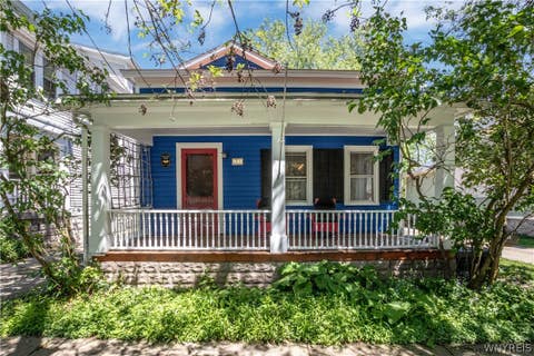 Photo of 33 N Ellicott Street, Amherst, NY 14221 (MLS # B1683981)
