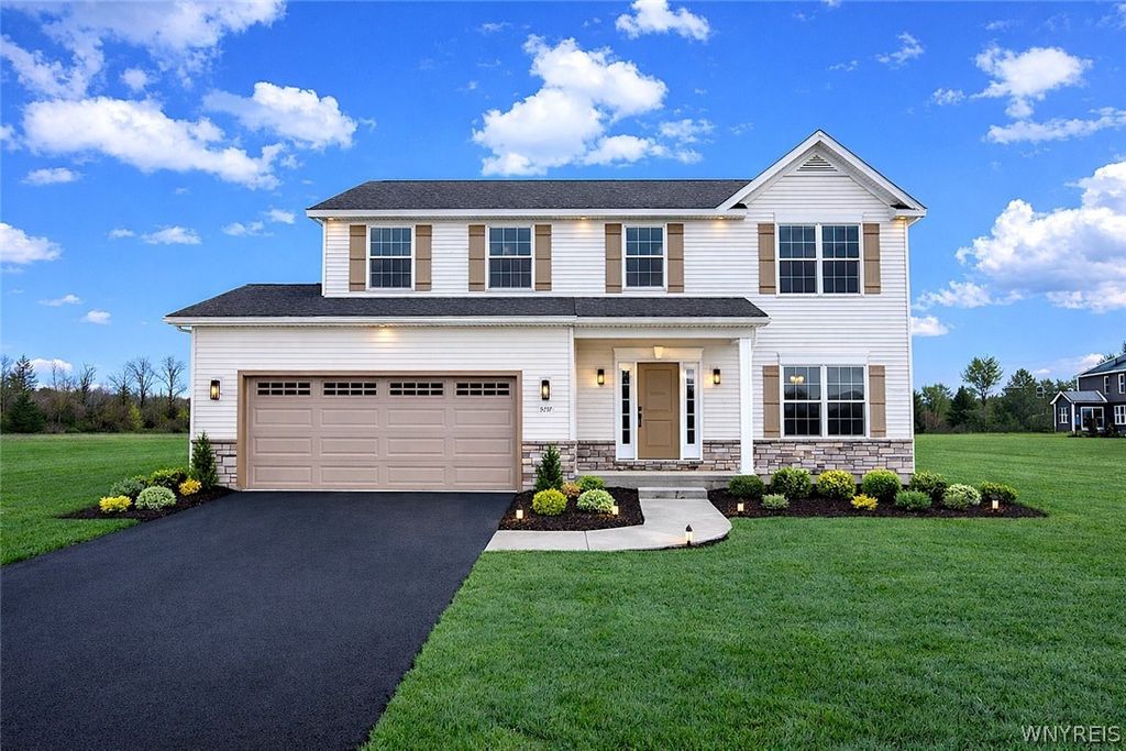 Photo of 5151 Bridle Path Lane, Lewiston, NY 14092 (MLS # B1677223)