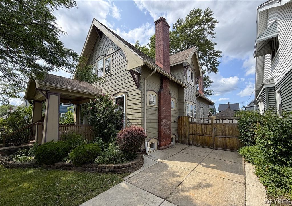 Photo of 25 Palmer Avenue, Tonawanda, NY 14217 (MLS # B1700778)