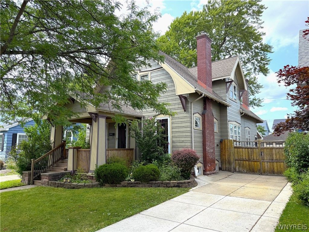 Photo of 25 Palmer Avenue, Tonawanda, NY 14217 (MLS # B1700778)