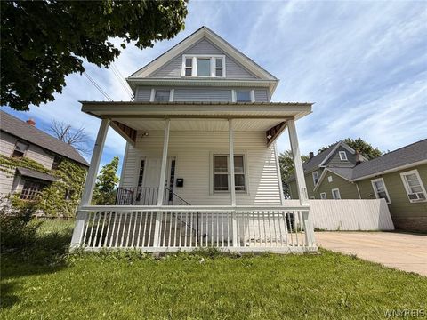 Photo of 769 19th Street #Upper, Niagara Falls, NY 14301 (MLS # B1684791)