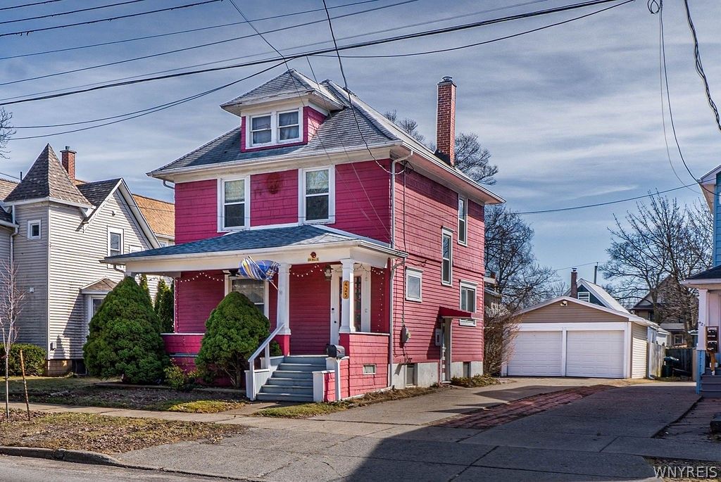 Photo of 425 Wheatfield Street, North Tonawanda, NY 14120 (MLS # B1665888)