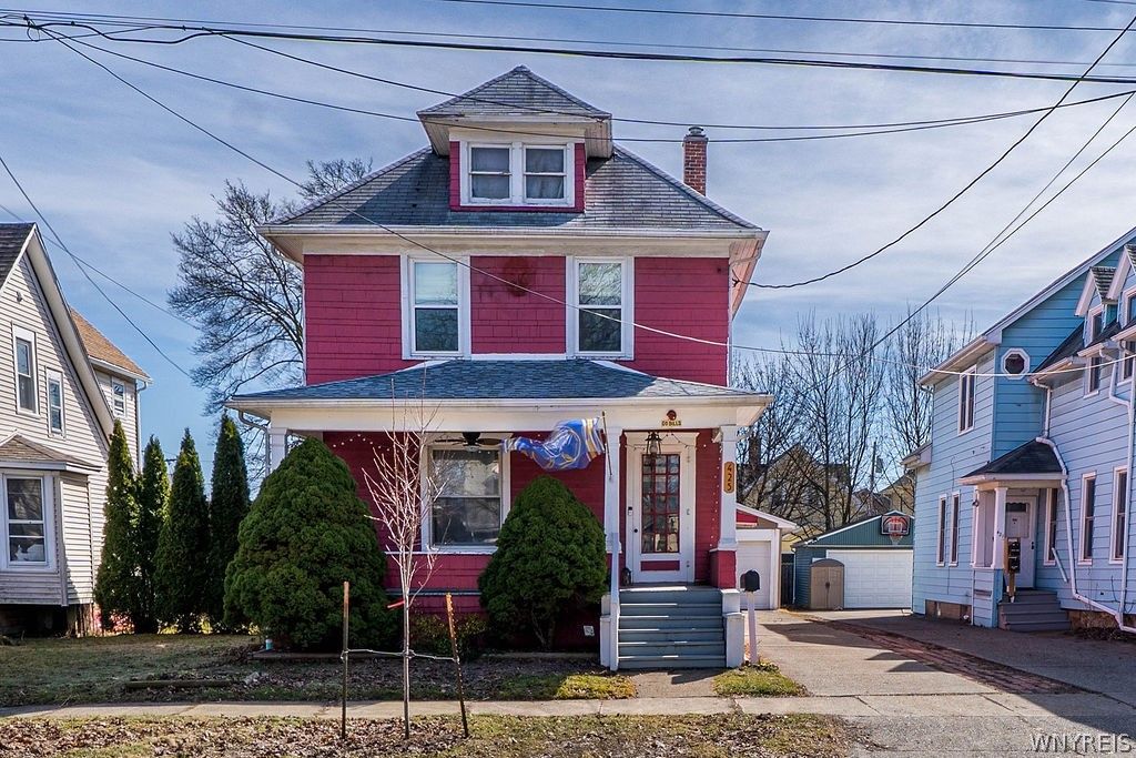 Photo of 425 Wheatfield Street, North Tonawanda, NY 14120 (MLS # B1665888)