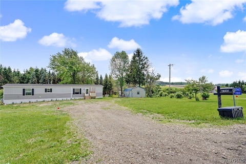 Tiny photo for 2011 Edmunds Road, Freedom, NY 14065 (MLS # B1690238)