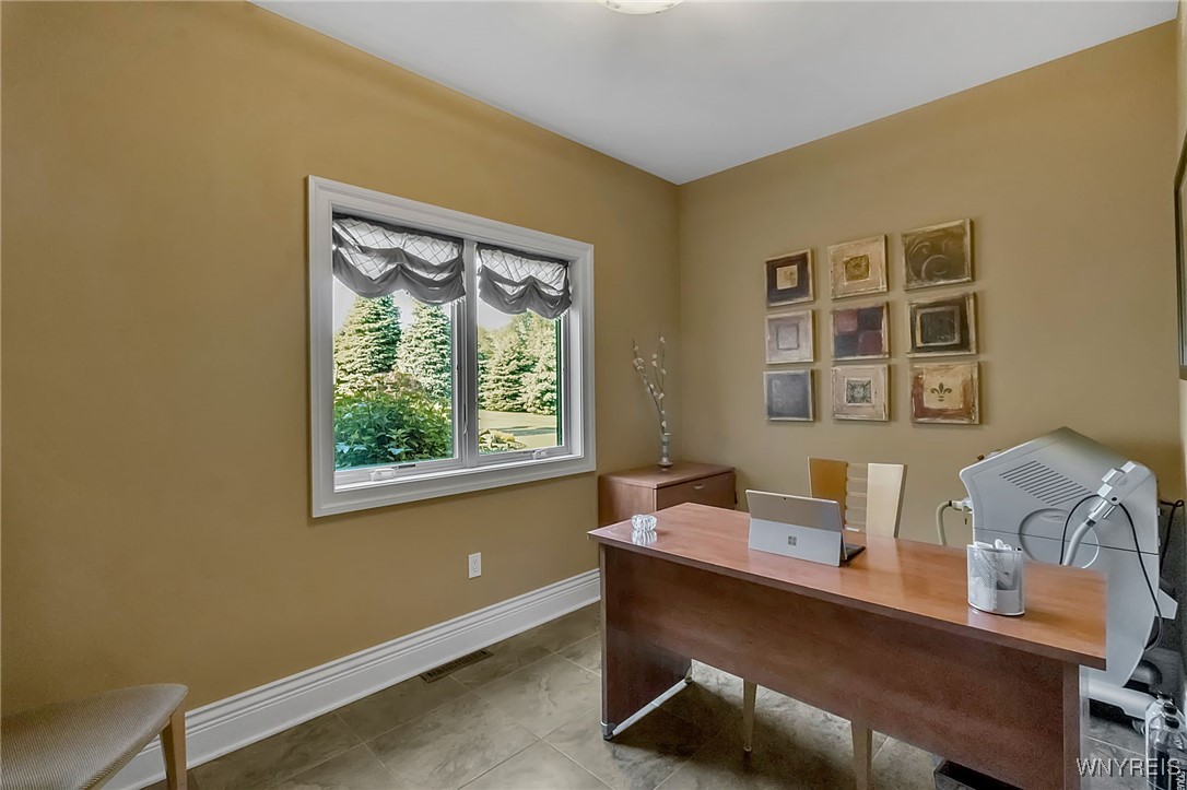 35 Pinegrove Court, Elma, New York image 28