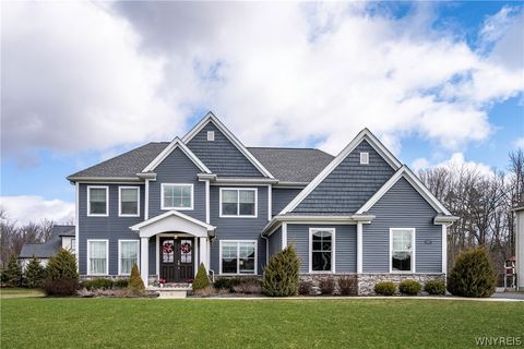 Homes For Sale - 5527 Meadowglen Drive<br/> Erie County, Clarence, NY 14032