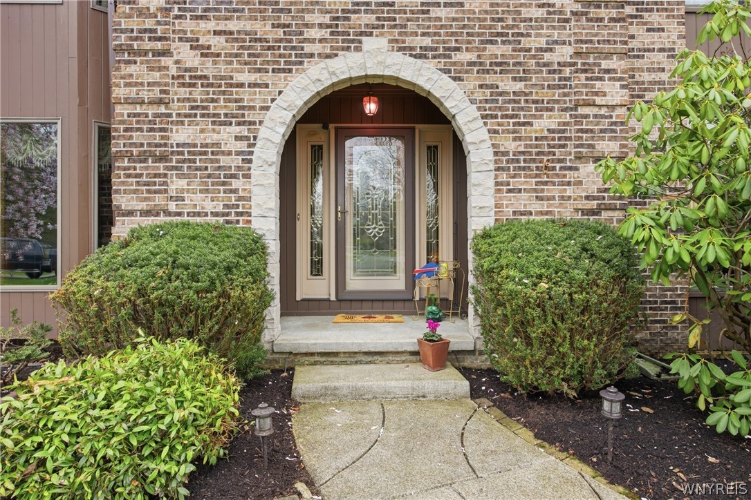 10 Tiffany Lane