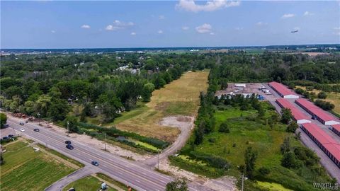 Photo of 2557 Niagara Road, Wheatfield, NY 14304 (MLS # B1659612)