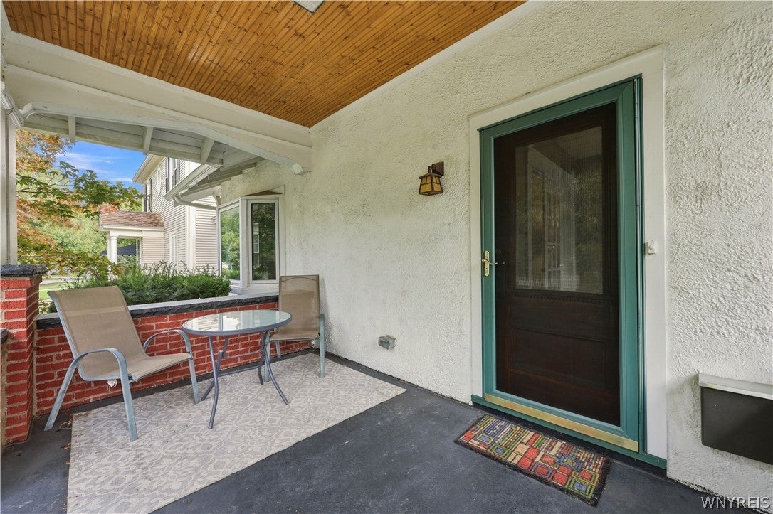 32 North Drive