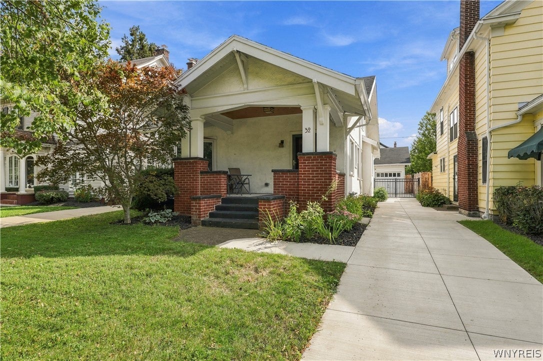 32 North Drive