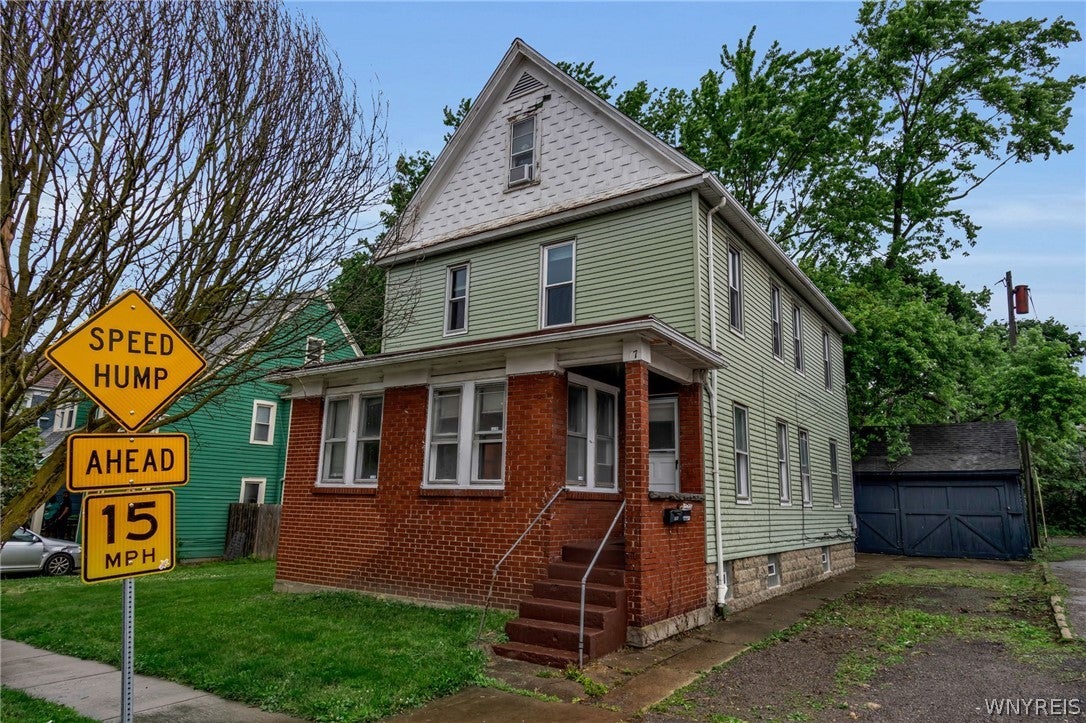 7 Custer Street