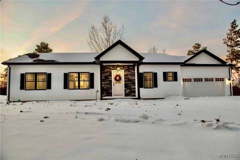 Photo of 6220 Versailles Road, Hamburg, NY 14085 (MLS # B1655077)