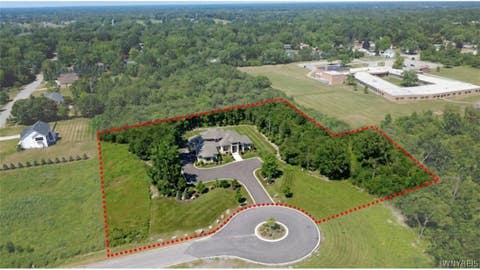 Photo of 4505 Boncrest W, Clarence, NY 14031 (MLS # B1701643)