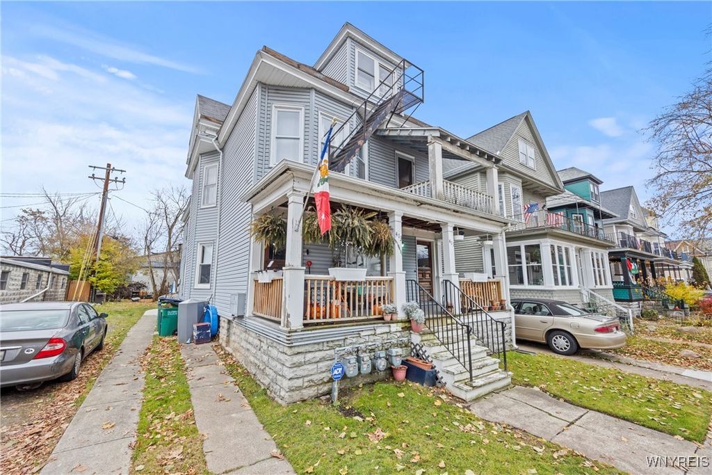 Photo of 411 Breckenridge Street #Upper, Buffalo, NY 14213 (MLS # B1652744)